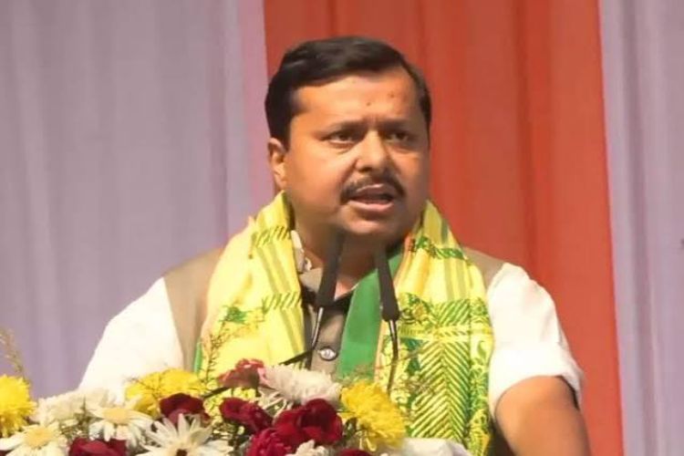 Nitin Naveen performed puja at the BJP headquarters on Ganesh Chaturthi.