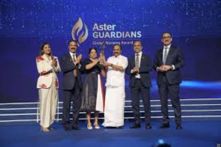 Global Nursing Award for Agimol Pradeep, who championed transplantation