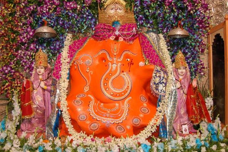 Jaipur's Khazana Mahal celebrates Ganesh Utsav for the first time, with a 280-kg idol installed.