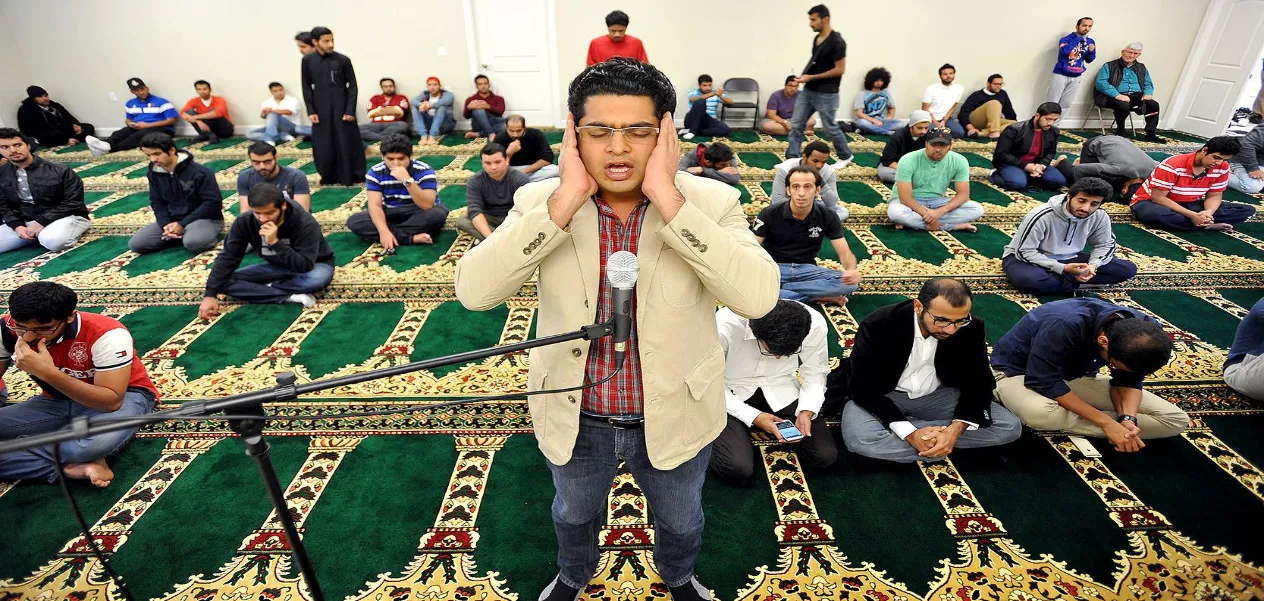 Mosque doors should be open for social service alongside worship.