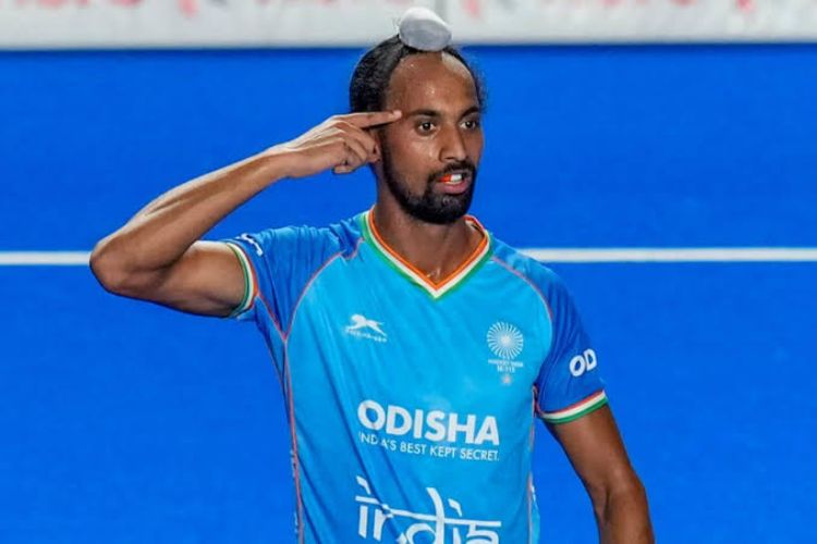Hardik Singh is the idol of Indonesian hockey player Ramadan, the ball boy of the 2018 Asian Games.