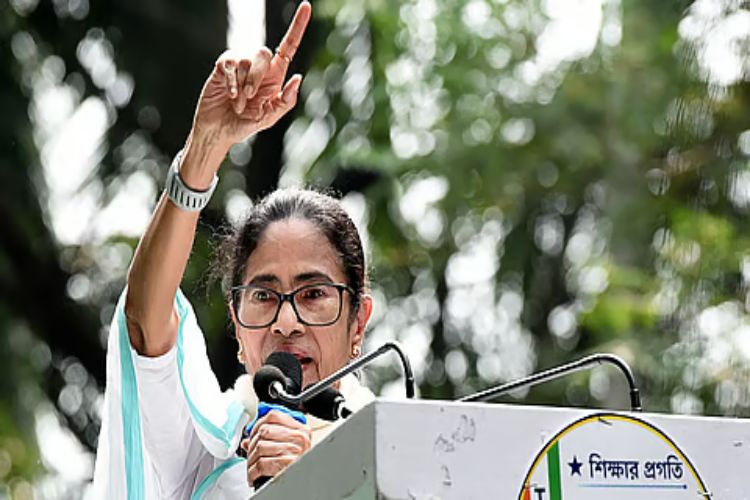 Mamata-led Trinamool Congress submits choice of names and symbols to Election Commission
