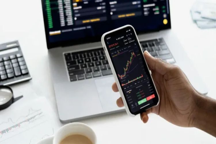 Maharashtra: Senior citizen duped of Rs 10.14 lakh in the name of investing in the stock market
