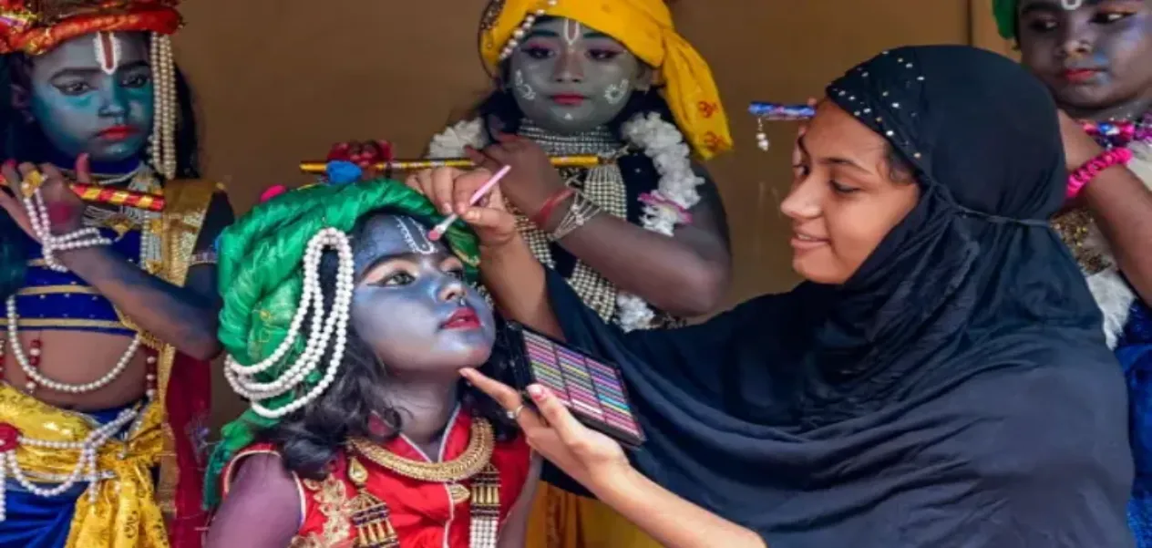 Shri Krishna devotion in Urdu poems