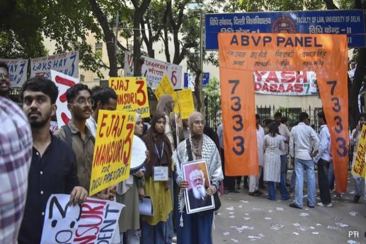 Deepak alleges use of money power in DUSU elections