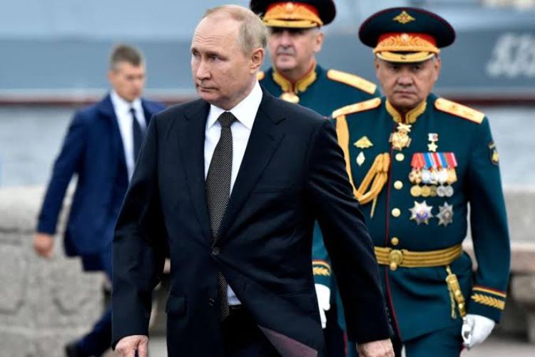 Putin becoming more risk-averse as Ukraine war drags on: NATO commander