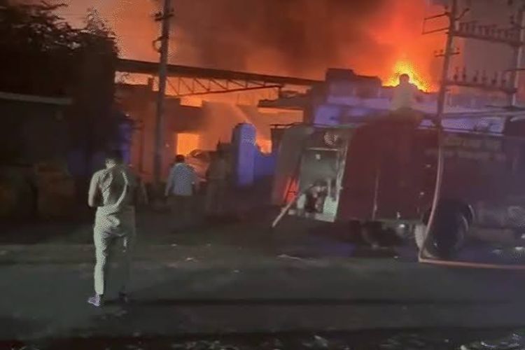 Several cars gutted in a fire at a workshop in Jaipur: Police