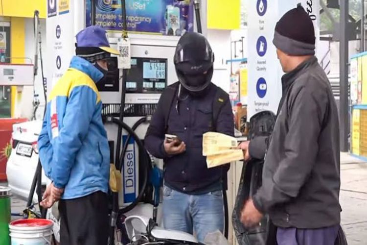 Petroleum companies incur loss of Rs 530 crore daily on fuel sales: ICRA