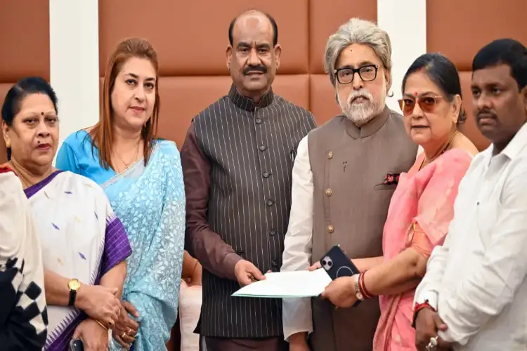 3-month delay in TMC MPs’ disqualification pleas a ‘red flag’: SC