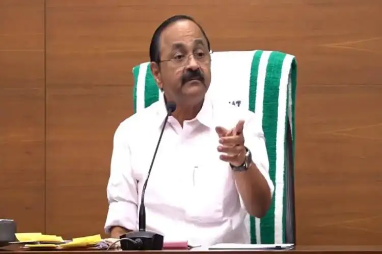 Keralam: CPI(M) questions CM Satheesan over private flight travel, UDF defends him