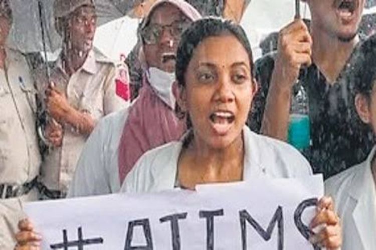 AIIMS Nagpur doctors protest attack on colleague