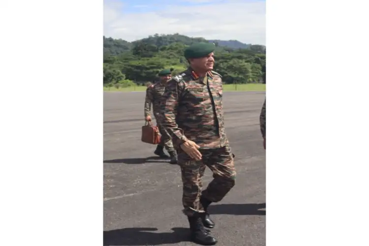 COAS General Dhiraj Seth reviews operational preparedness of Chinar Corps along Line Of Control
