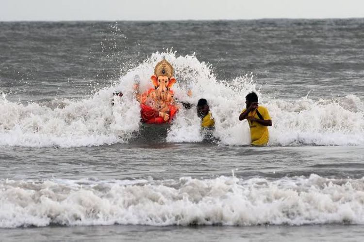 Ganeshotsav: Immersion of 430 idols till noon in Mumbai