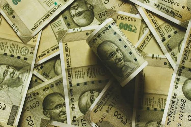 Four people booked for duping woman of Rs 24.25 lakh in Thane
