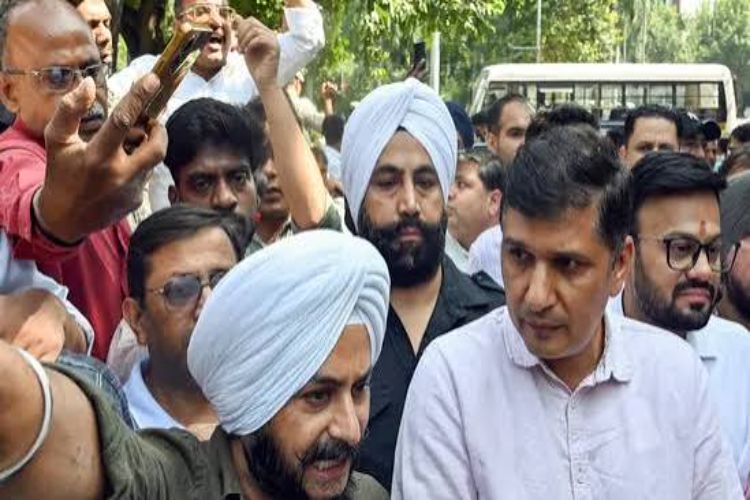 Will move court if FIR is not lodged against Pravesh Verma in slapping case: Aam Aadmi Party