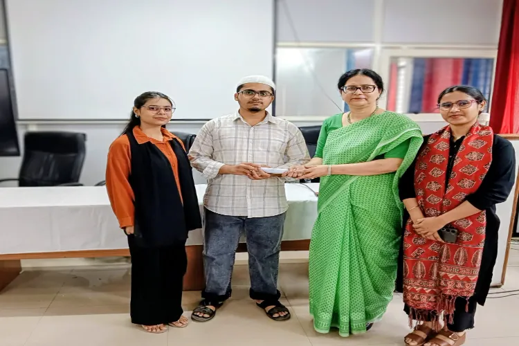 Jamia student Mohd. Shamoon secures an annual package of 35 lakh from Visa.