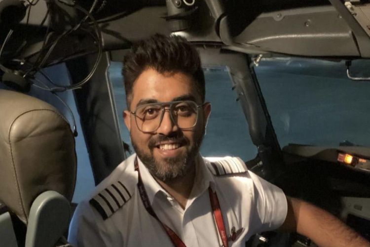 Kejriwal praised Indian pilot Machhar who saved FlyDubai flight from crash