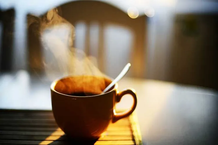 5 benefits of drinking coffee: from energy to brain health.