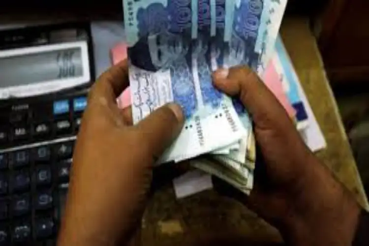 Pakistan’s inflation remains in double digits as fuel, power costs bite
