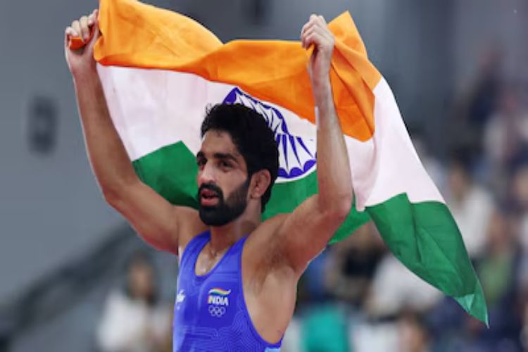 Aman Sehrawat won the gold medal in men's 57 kg wrestling.