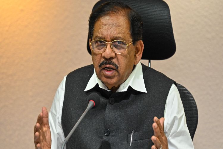Congress leaders went to CEO's office to submit a memorandum, not to protest: Parameshwara