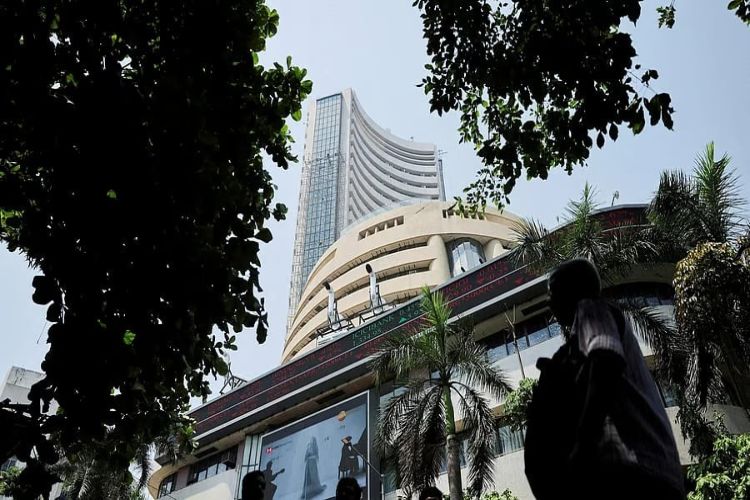 Stock market rises in early trade, Sensex rises over 700 points