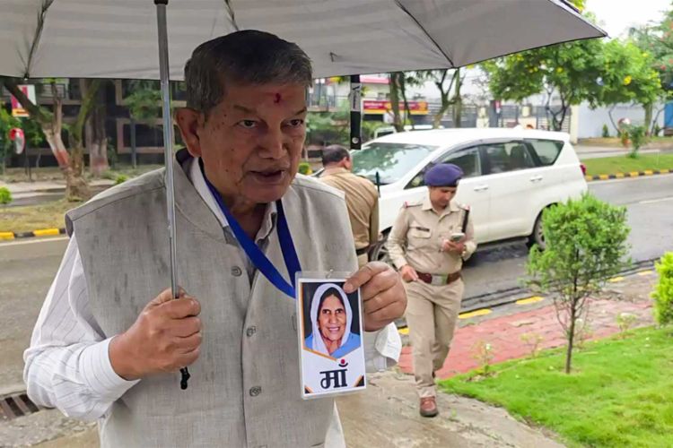 Congress asks Harish Rawat to stop 'yatra'