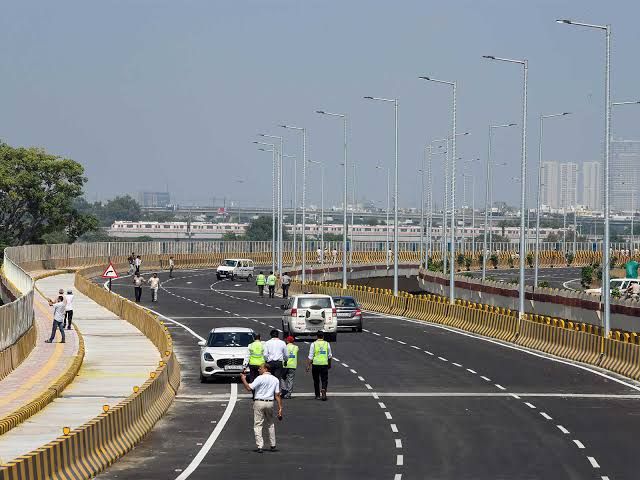 No relief from traffic jam on Barapula Phase-3 road