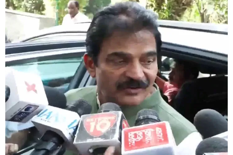 Demand to remove CEC Gyanesh Kumar; INDIA bloc to march to Election Commission headquarters today.