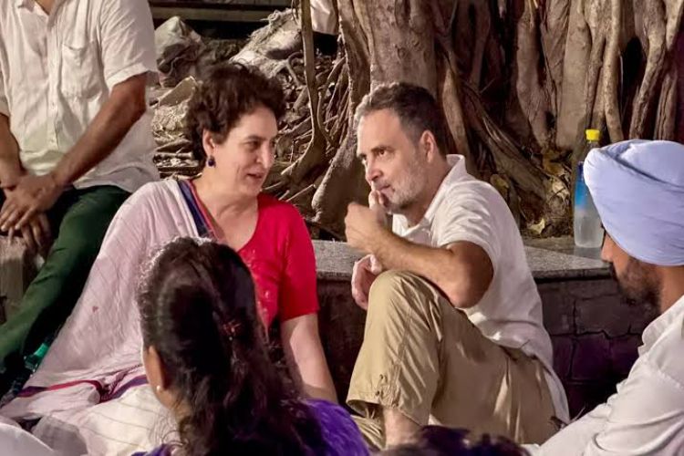 Case filed against Rahul, Priyanka for entering Akashvani Bhavan without permission