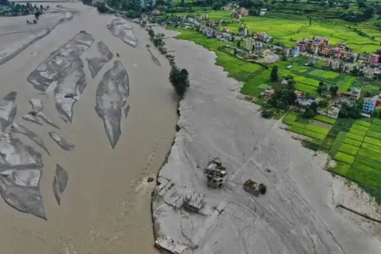 Heavy rain lashes parts of Nepal, western districts at risk of flash floods