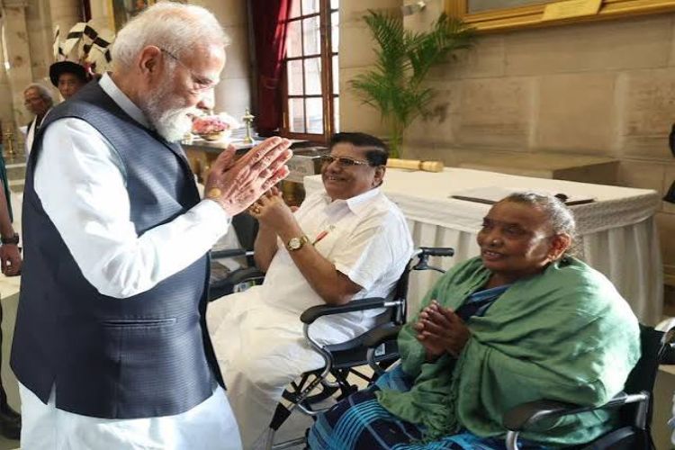 PM Modi condoles the demise of Hemant Soren's mother