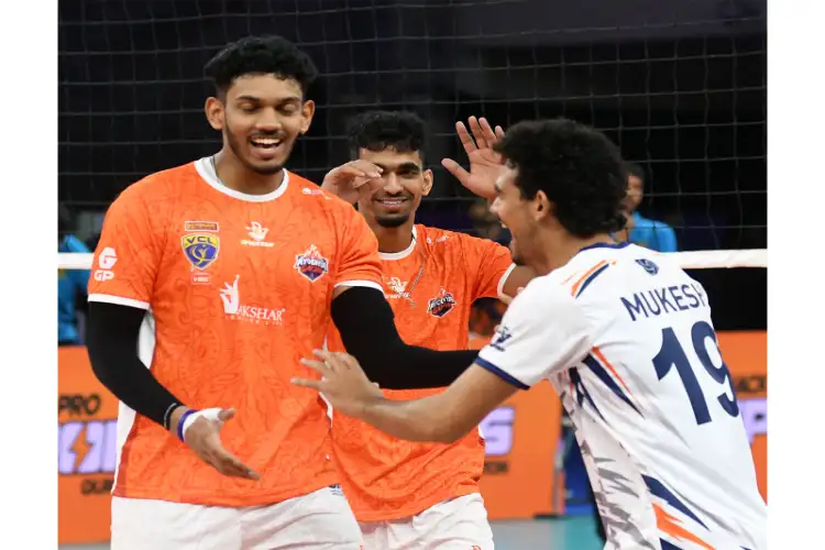 Ayodhya Garjan edge Garvi Gujjus 2-1; Bengaluru Smashers sweep Hooghly Hitters 3-0