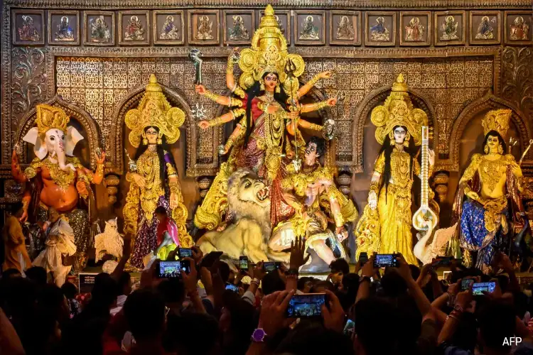 In an age of AI, Bengal’s artisan hands keep Delhi’s Durga Puja alive