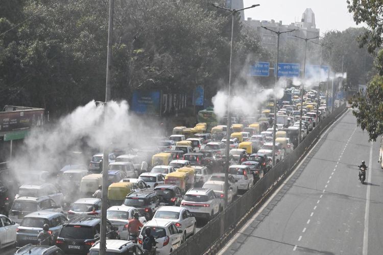 Minimum temperature above normal in Delhi, air quality in 'moderate' category