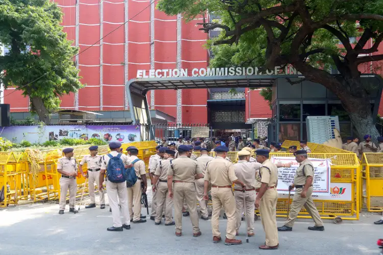 Delhi Police proposes closure of entry and exit gates at 57 metro stations ahead of Oct 10 protest