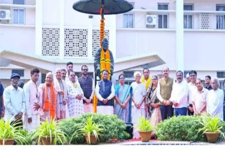Odisha: CM Mohan Charan Majhi pays tribute to Gopabandhu Das on 149th birth anniversary