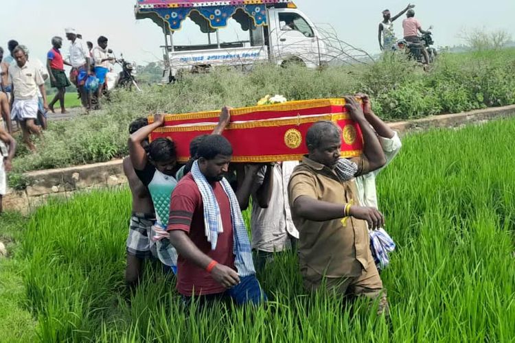 Tamil Nadu: Two Dalits forced to fall at the feet of a man after a dispute over burial