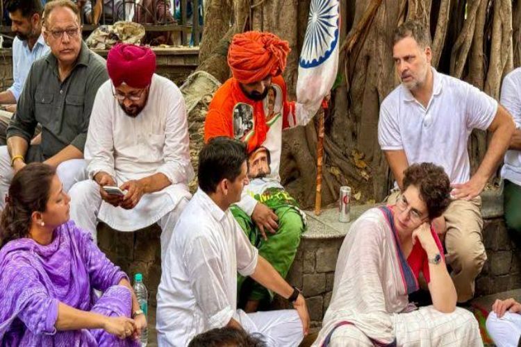 In times of destruction, wisdom is contradictory, 'service shrine' becomes a crumbling 'power shrine': Congress