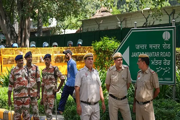 Is Delhi police’s Jantar Mantar de-notification legally sustainable after SC set-aside blanket ban on the protest site in 2018?