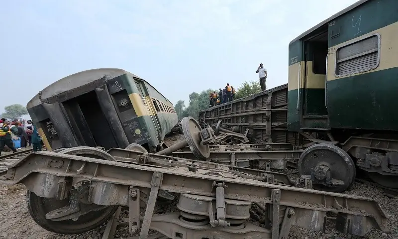 At least four killed, several injured after passenger train derails in Pakistan's Punjab