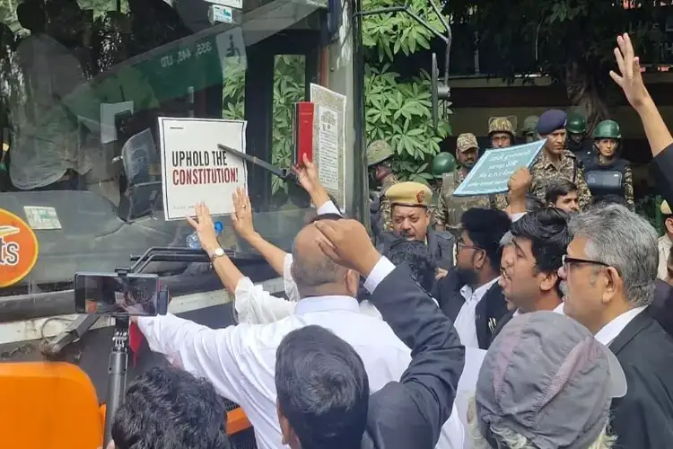 Supreme Court lawyers protest over detention of lawyers during ongoing protests