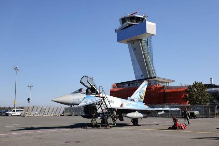 Flights halted at German airport after technical issue, fighter jets sent for security