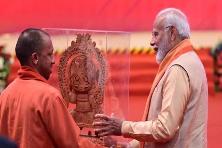 Modi-Yogi government has provided dignity to crores of poor people with a permanent roof: Former President Kovind