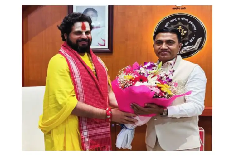 Goa CM Pramod Sawant meets Jagadguru Satishacharya