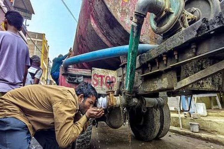 Water crisis: GPS-equipped tankers will distribute water in Indore, and private tube wells may be acquired if needed.
