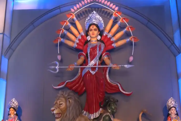 Bhupen Hazarika’s ‘Ganga Boicho Keno’ becomes Kumartuli Park's Durga Puja theme 