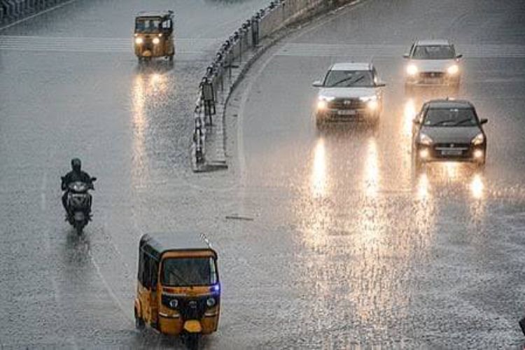 Heavy rains lash Tamil Nadu's Erode district, with the city recording 156 mm of rainfall.