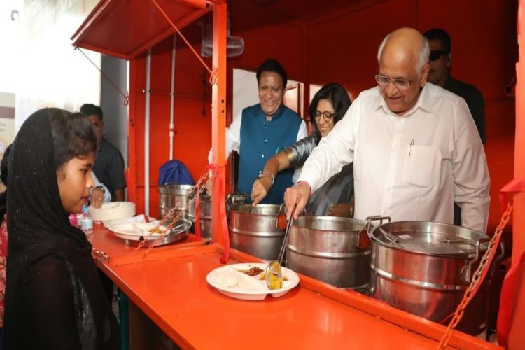 101 new Shramik Annapurna Meal Centres launched in Gujarat