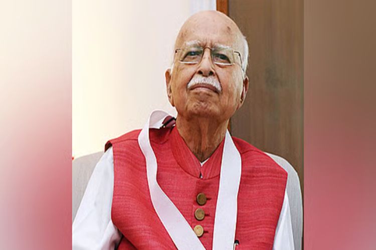 Advani admitted to Delhi hospital with chest infection, condition stable